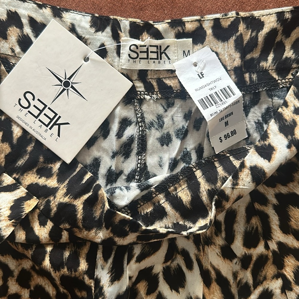 LF Leopard Shorts - M - Picture 3 of 3